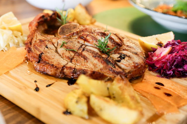 Luani-A Restaurant