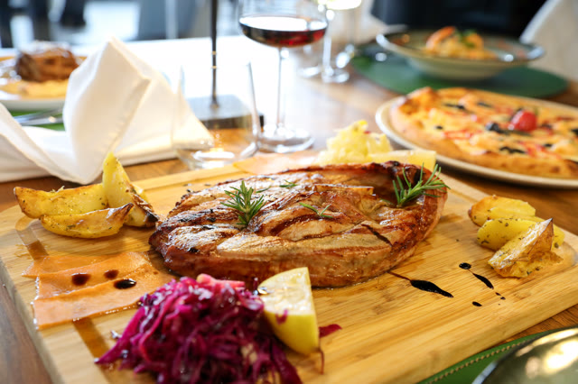 Luani-A Restaurant