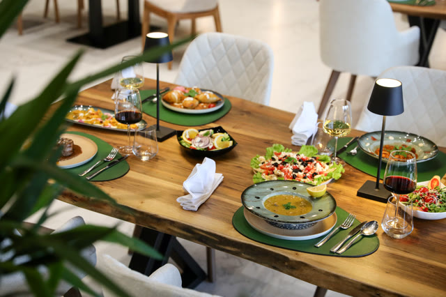 Luani-A Restaurant