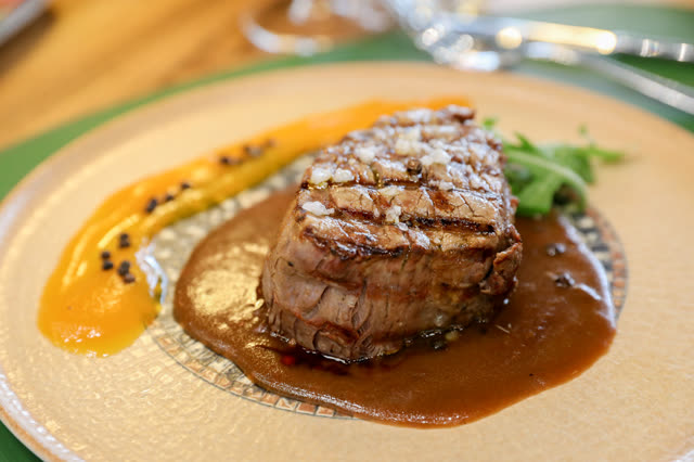 Luani-A restaurant & cuisine