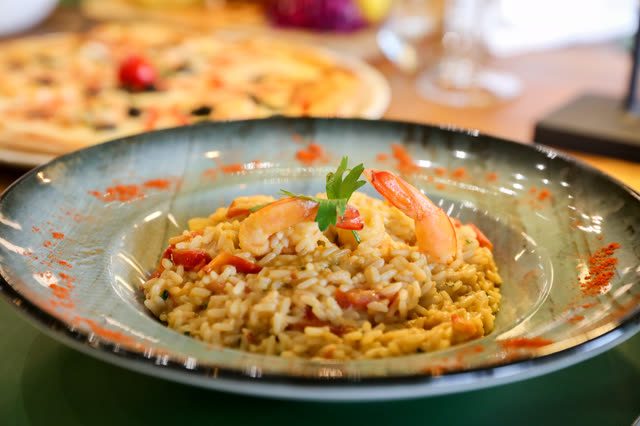 Luani-A Restaurant
