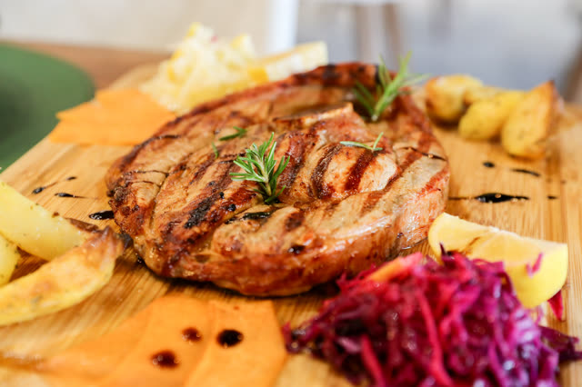 Luani-A Restaurant